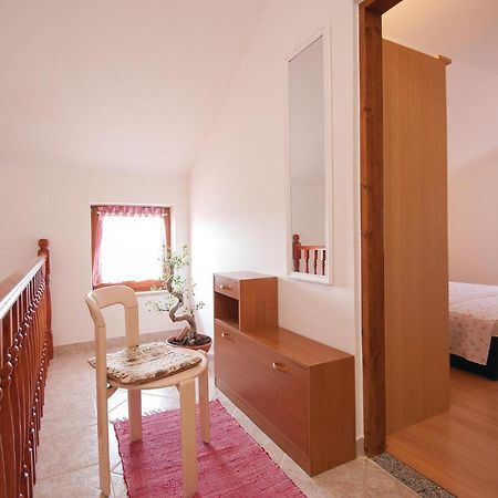 Lovely Apartment In Rovinj With Kitchen Екстер'єр фото