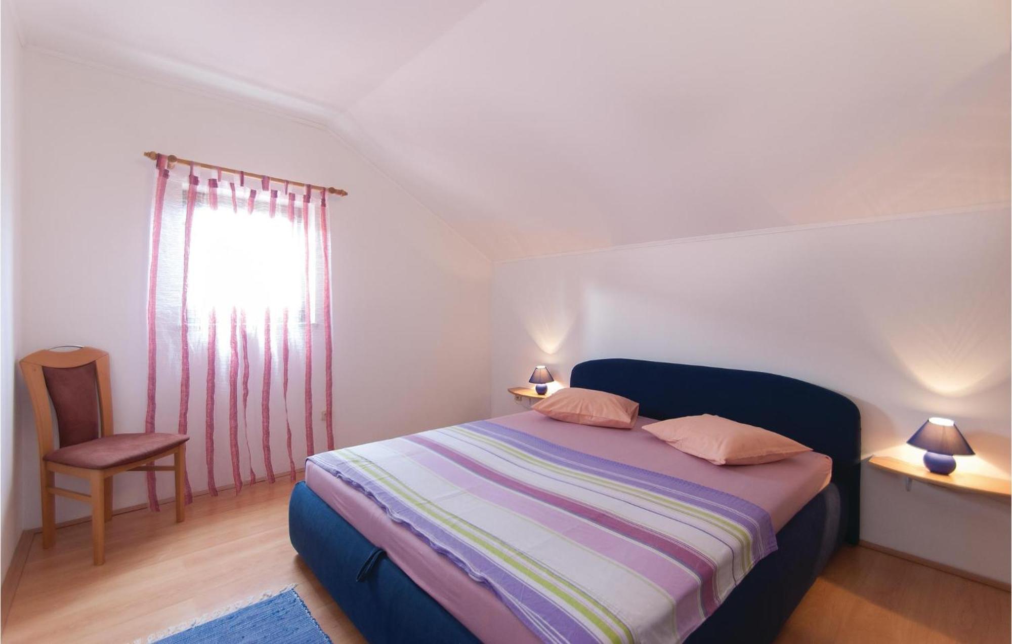 Lovely Apartment In Rovinj With Kitchen Екстер'єр фото