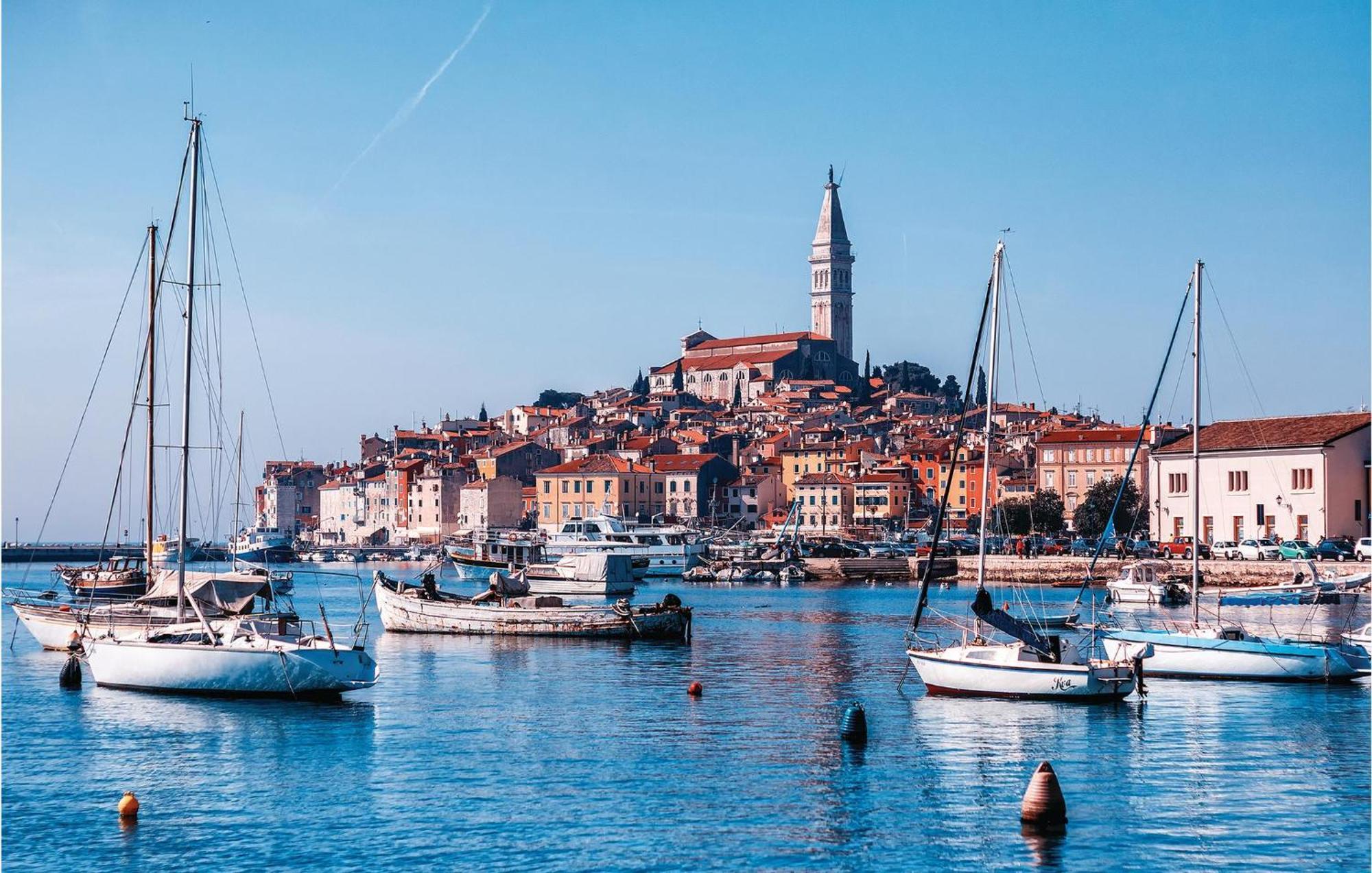 Lovely Apartment In Rovinj With Kitchen Екстер'єр фото