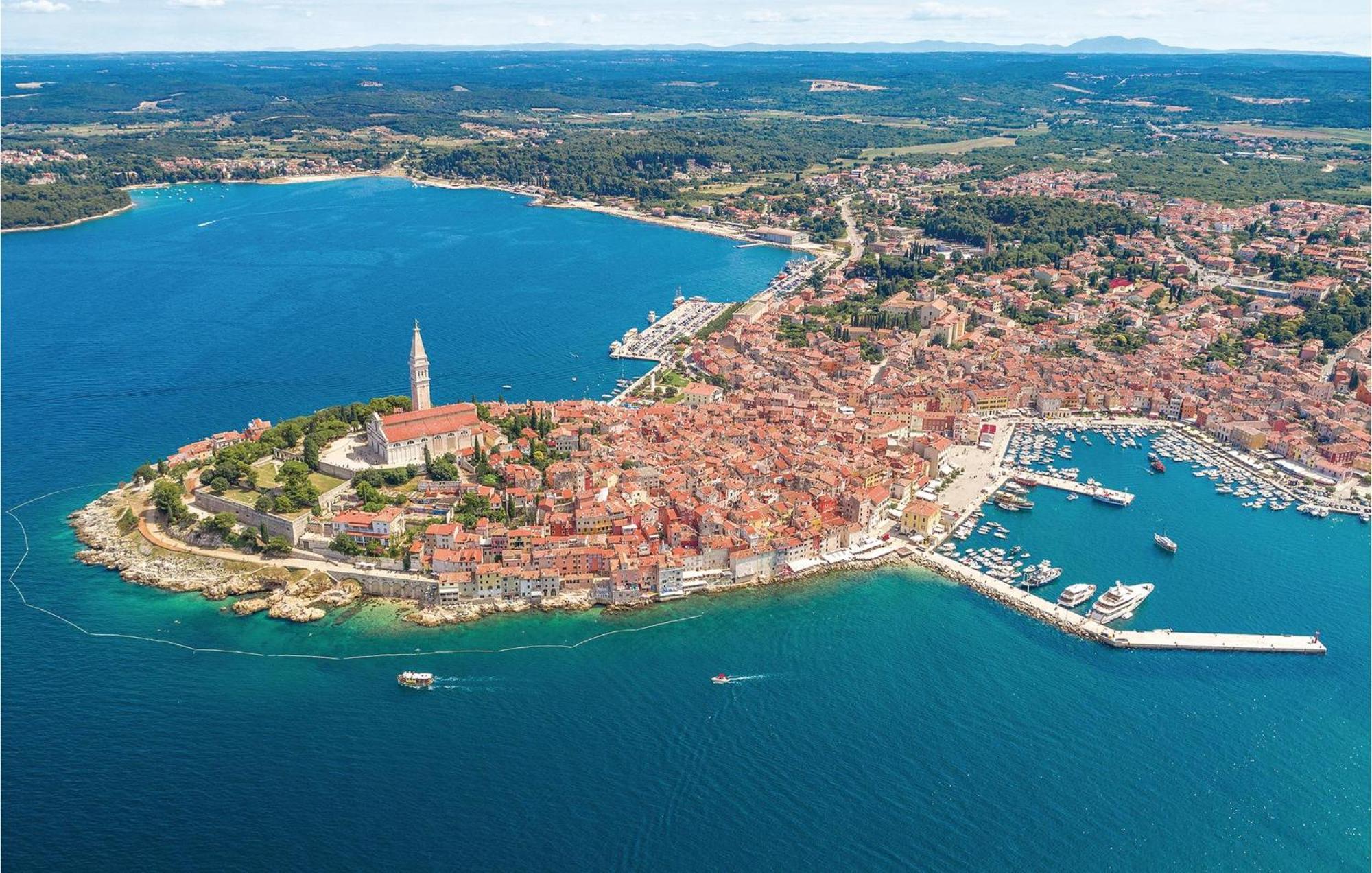 Lovely Apartment In Rovinj With Kitchen Екстер'єр фото